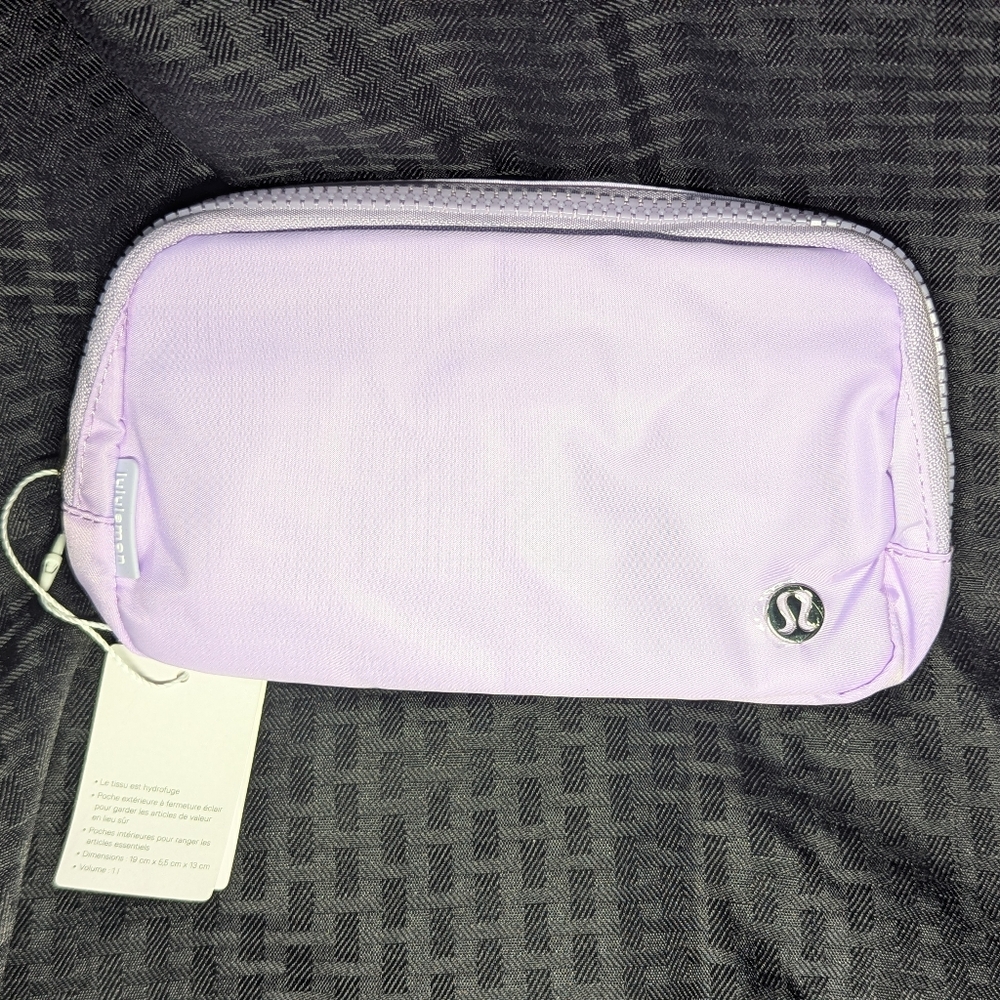 Lavender Lululemon Everywhere Belt Bag 1L.